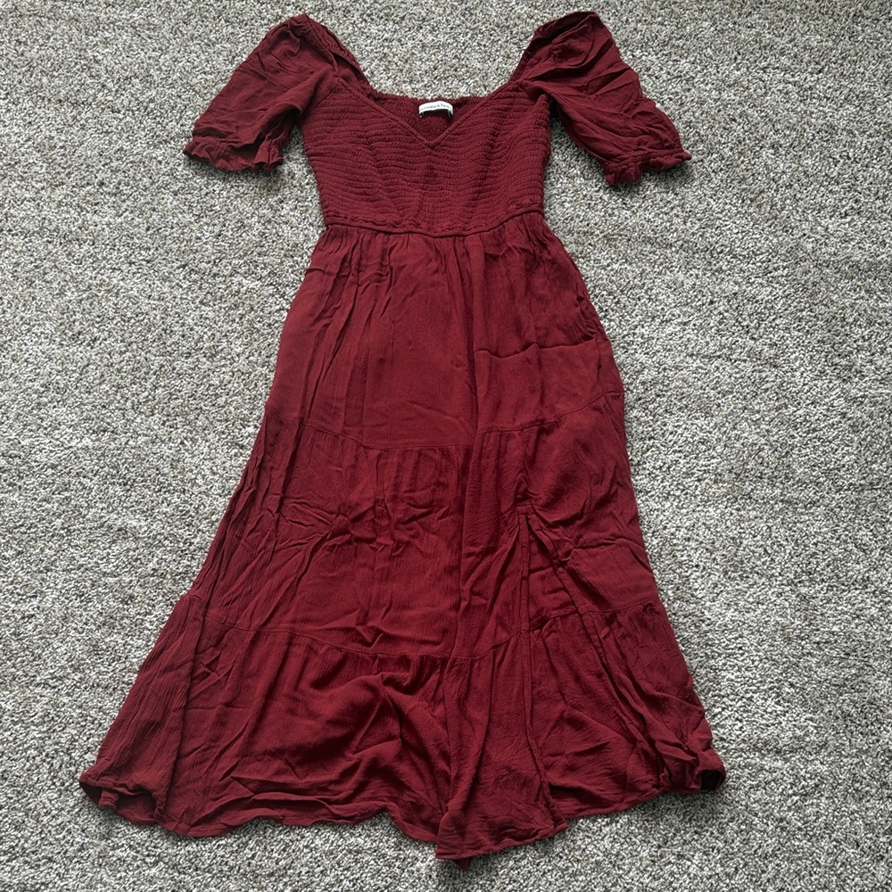 Abercrombie tiered midi dress maroon size medium
